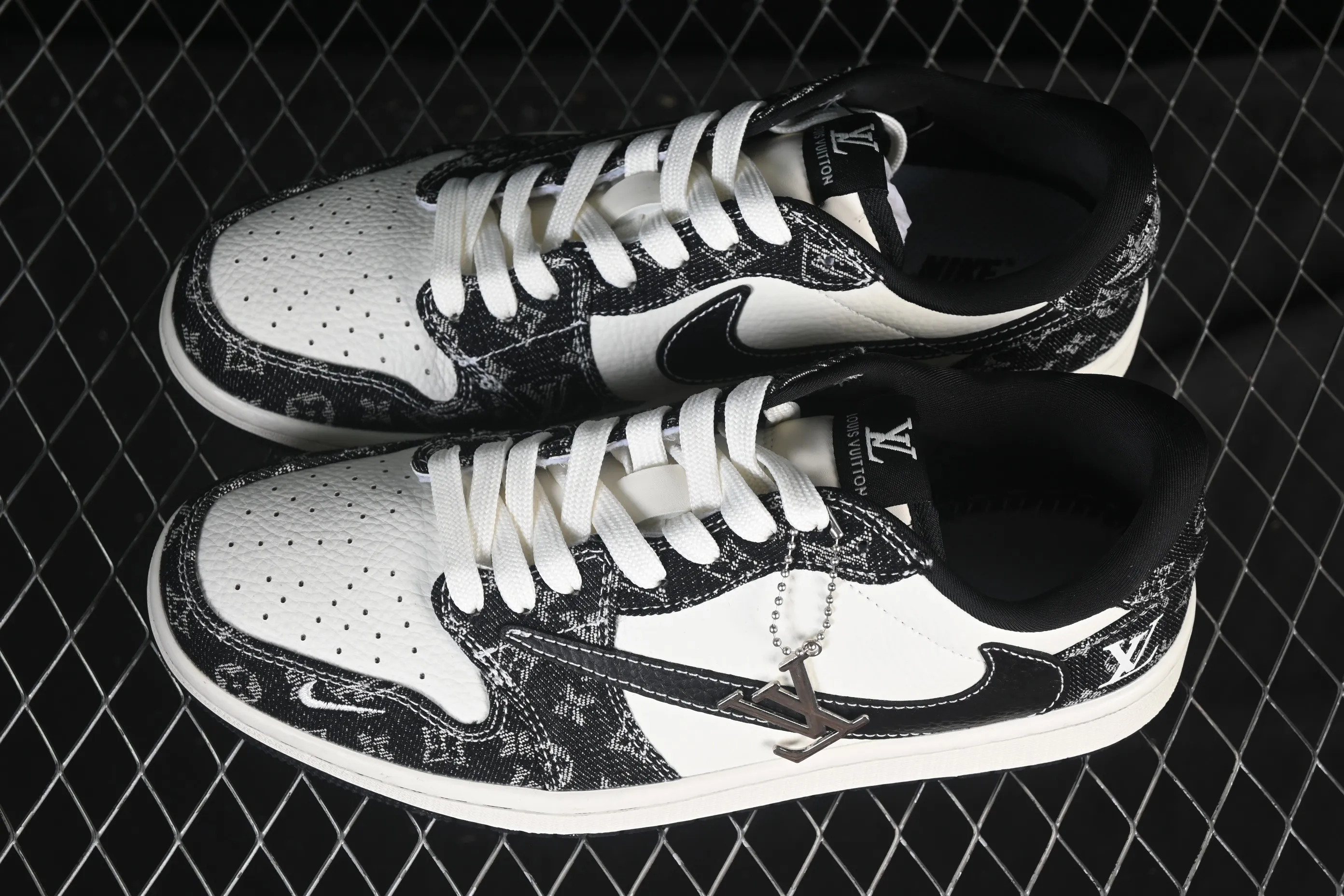 All categories Air Jordan Jordan series basketball shoes Air Jordan 1 Low High-end customized low-top sneakers Travis Scott x Fragment Design x Air Jordan 1 Low OG SP AJ1 Joe 1 LV joint white and black denim low-top cultural and casual sneakers SC0601-058